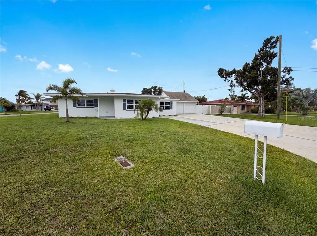567 Baywood Drive N, DUNEDIN