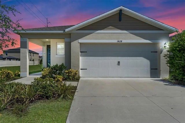 1428 Berry Lane, DAVENPORT