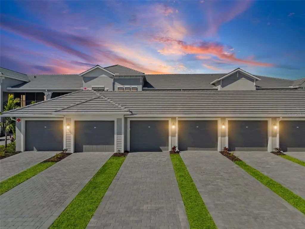 19015 Scallop Loop 106, BRADENTON