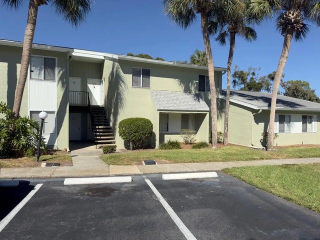 559 B Fairways Circle, OCALA