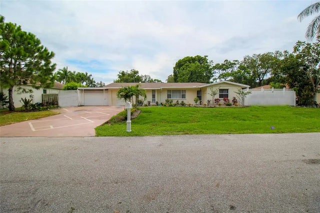 2232 Pine Terrace, SARASOTA