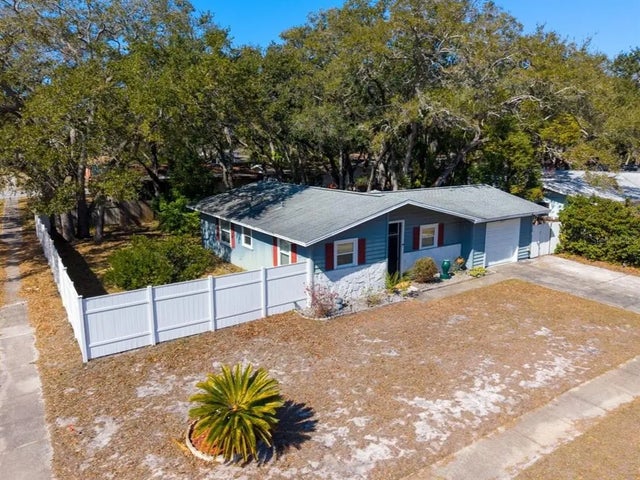 2056 Red Cedar Lane E, CLEARWATER