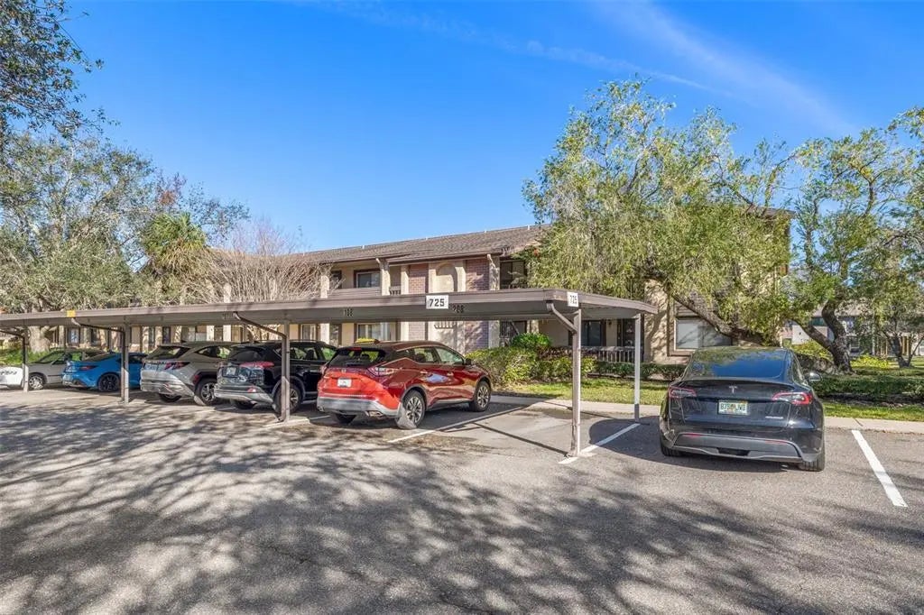 725 83rd Avenue N 205, ST PETERSBURG