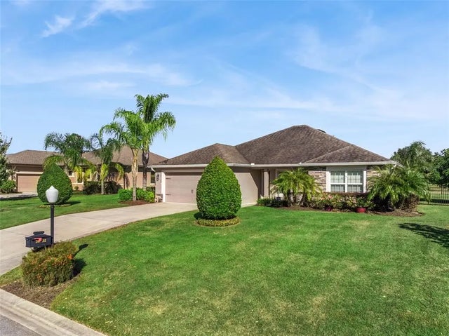 36732 Alaqua Court, EUSTIS