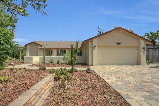 9319 Woodbreeze Boulevard, WINDERMERE
