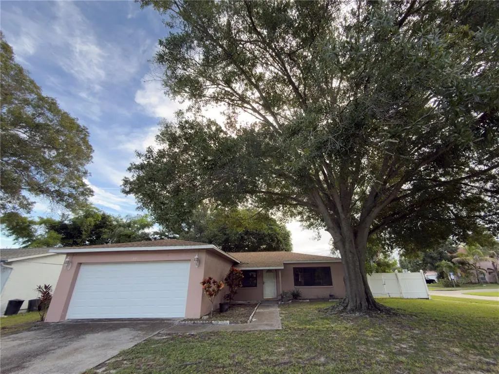 11001 Longhill Drive N, PINELLAS PARK