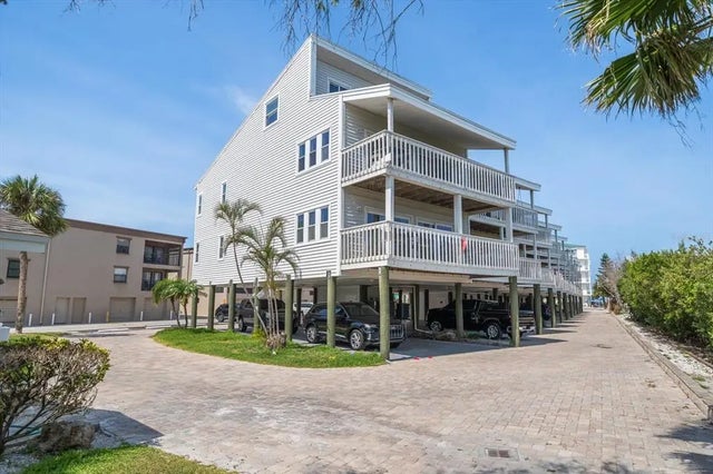 19727 Gulf Boulevard 210, INDIAN SHORES