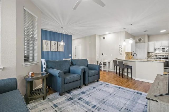 301 Terrace Ridge Circle 301, DAVENPORT