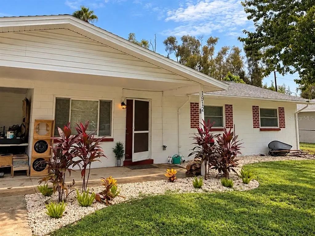 1912 W Skyline Drive, CLEARWATER