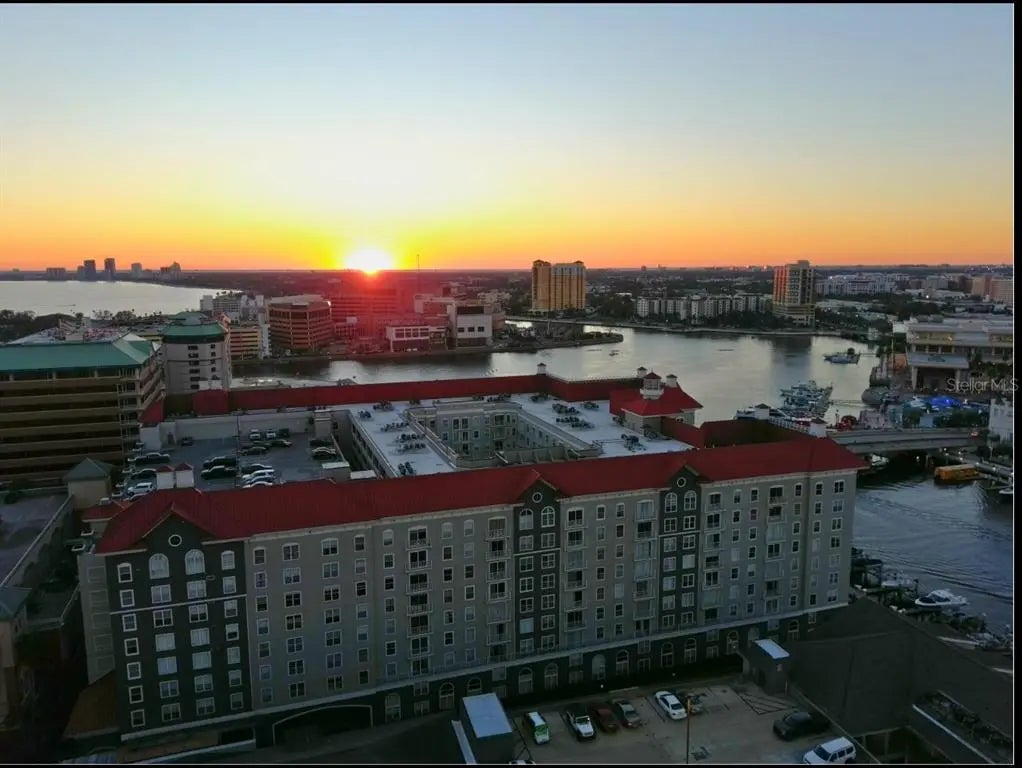 700 S Harbour Island Boulevard 802, TAMPA