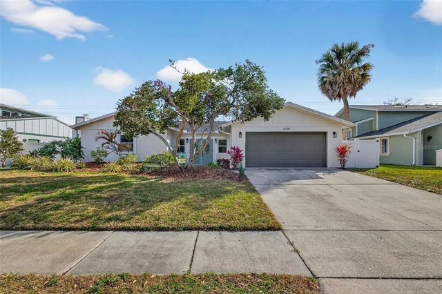 4705 Foxshire Circle, TAMPA