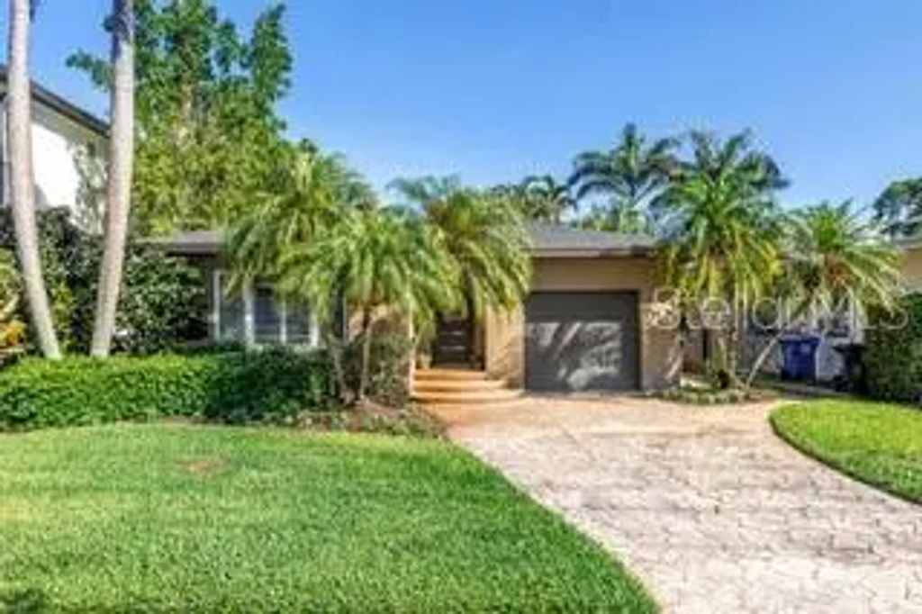 200 Lamara Way Ne, ST PETERSBURG