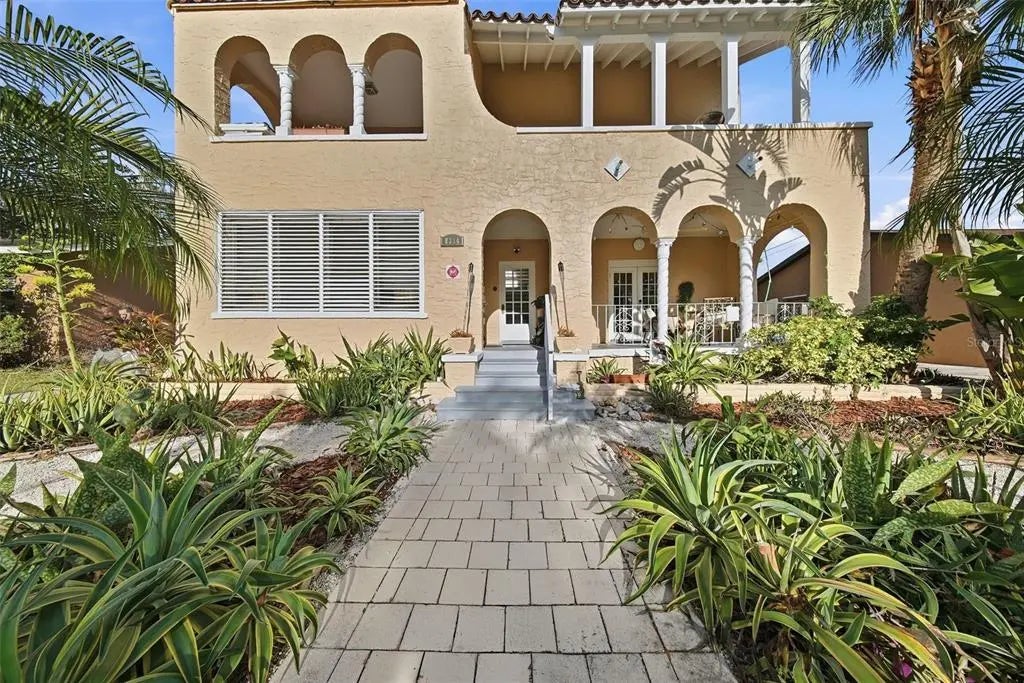 8334 Diagonal Road N, ST PETERSBURG