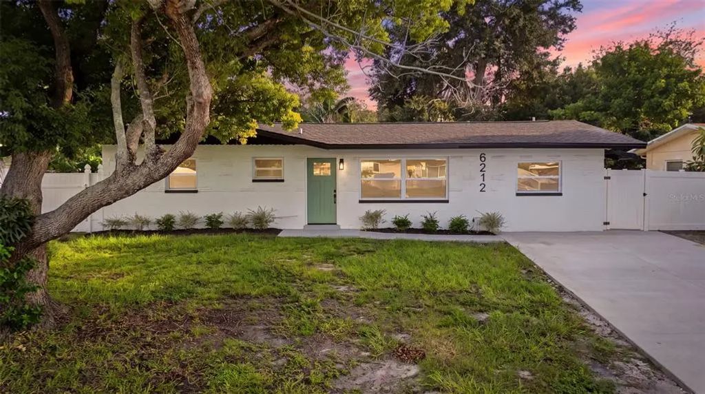 6212 42 Avenue N, ST. PETERSBURG