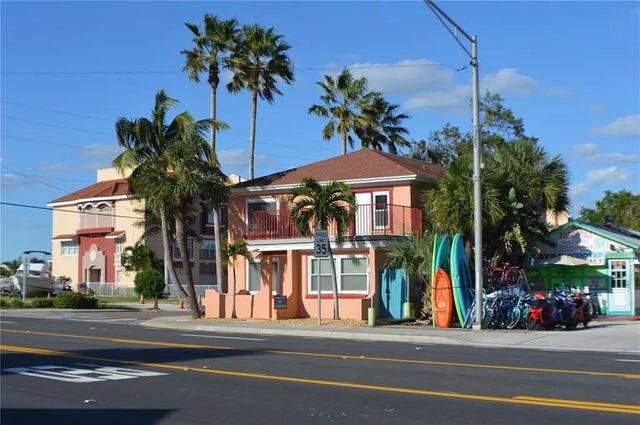 13047 Gulf Boulevard 2, MADEIRA BEACH