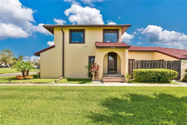 435 Hunter Circle, KISSIMMEE