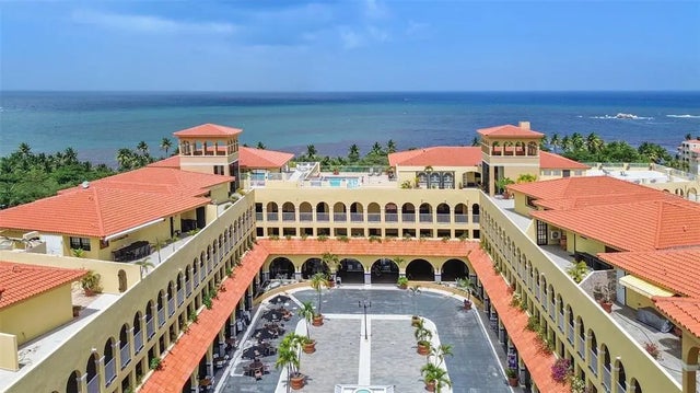 295 Palmas Inn Way 407, HUMACAO