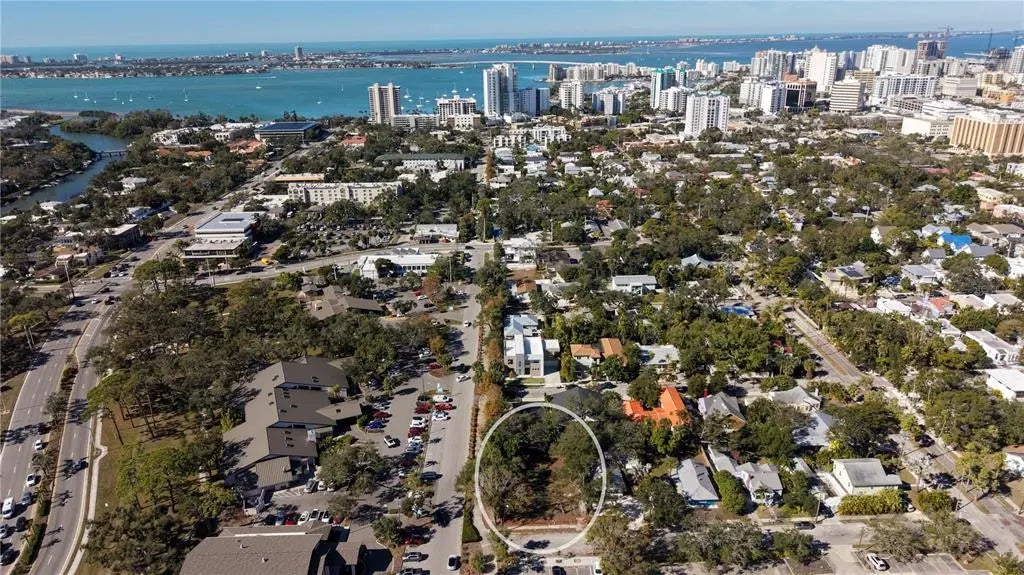 654 Lafayette Court, SARASOTA