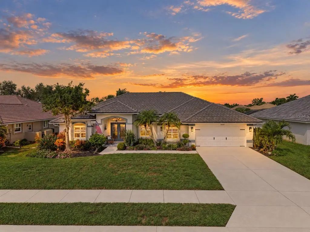 530 Lake Of The Woods Drive, VENICE