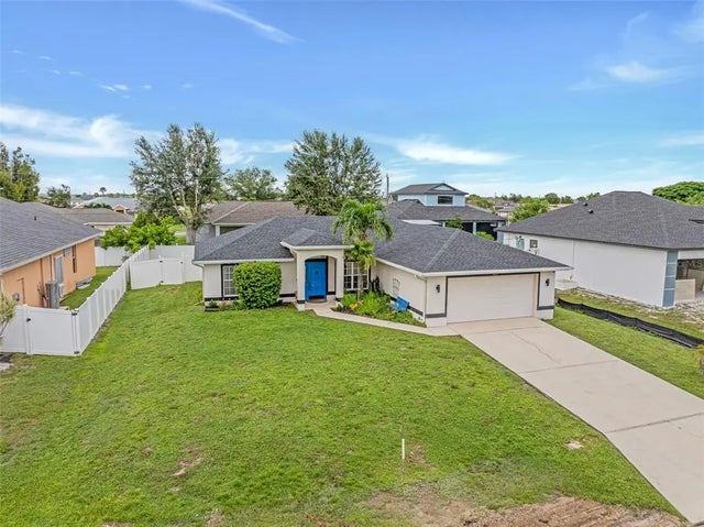 905 Ne 17th Street, CAPE CORAL