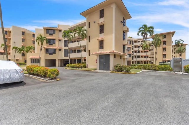 190 Candelero Dr 175, HUMACAO