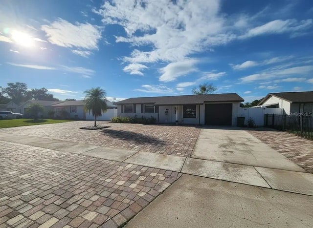 7912 Woodvale Circle, TAMPA