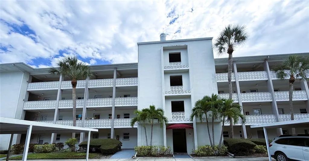 1524 Lakeview Road 304, CLEARWATER