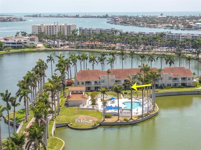 6100 Bahia Del Mar Circle 105, ST PETERSBURG
