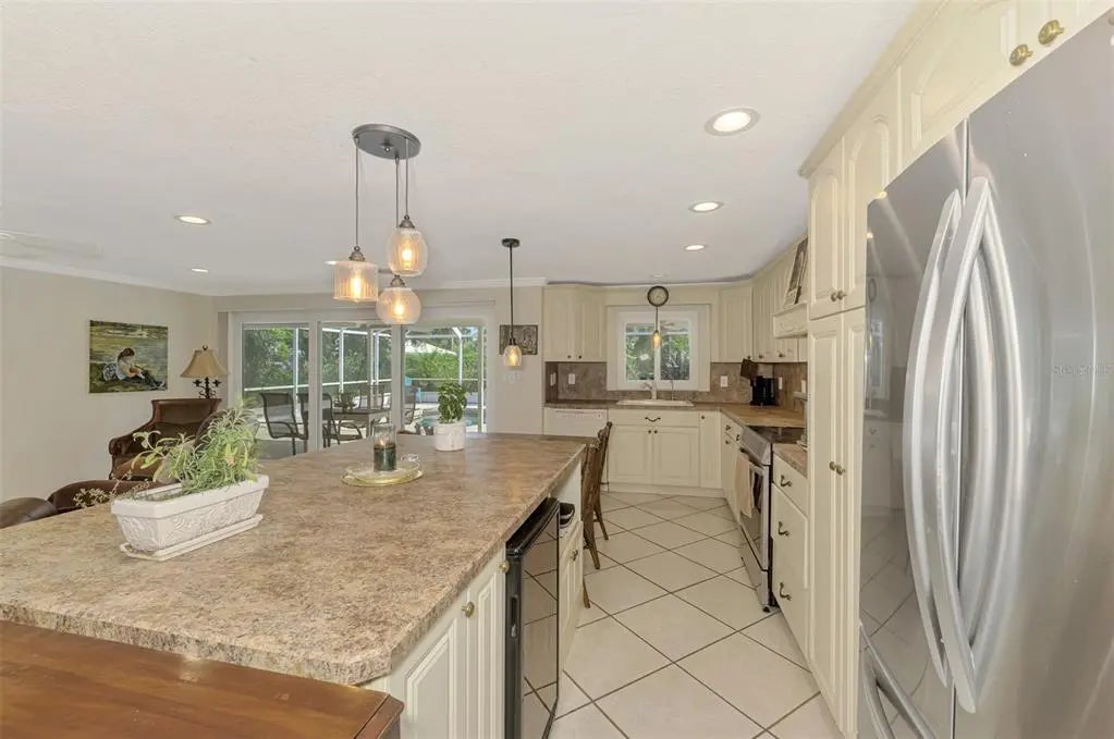 Gulf Shores Realty: 17 01307b280bdb51ae726cb46a3a2476fe l