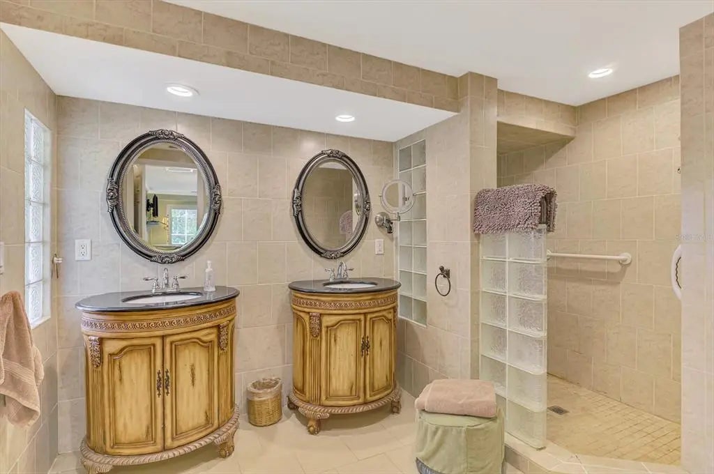 Gulf Shores Realty: 24 f6675b1cc38f19f35e8beed509058f0f l