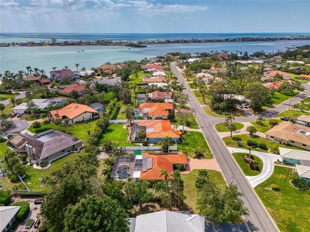 Gulf Shores Realty: 3 2f3c173bc3ccbaff69c85c606413d419 l