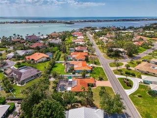 Gulf Shores Realty: 3 2f3c173bc3ccbaff69c85c606413d419 s