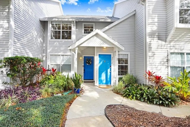 3212 Valley Oaks Drive 3212, TAMPA