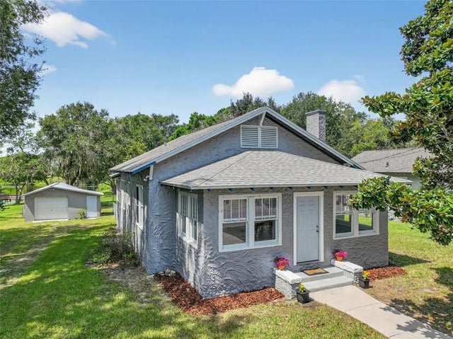 74 Lakeside Avenue, UMATILLA