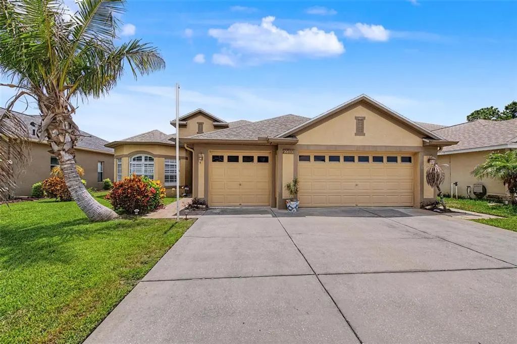 2811 Ravendale Lane, HOLIDAY