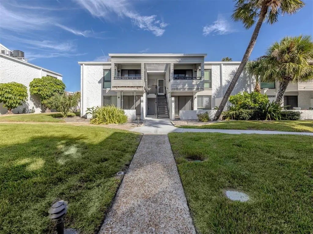 1555 Tarpon Center Drive 140, VENICE