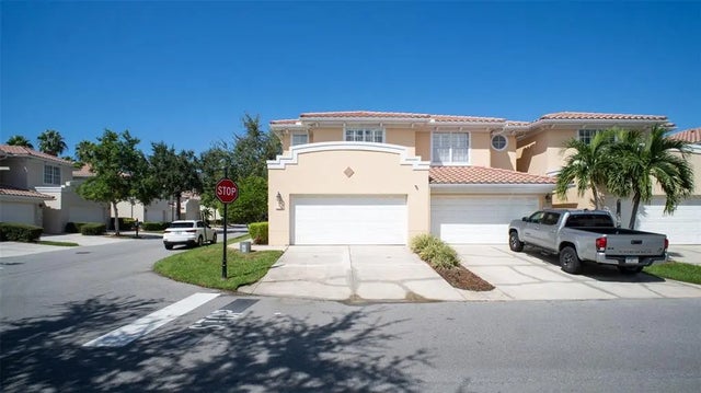 121 Valencia Circle, ST PETERSBURG