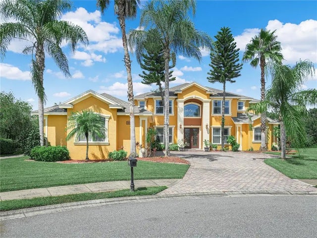 565 Whisper Woods Drive, LAKELAND