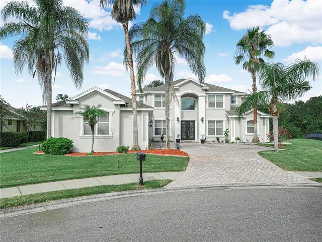 565 Whisper Woods Drive, LAKELAND
