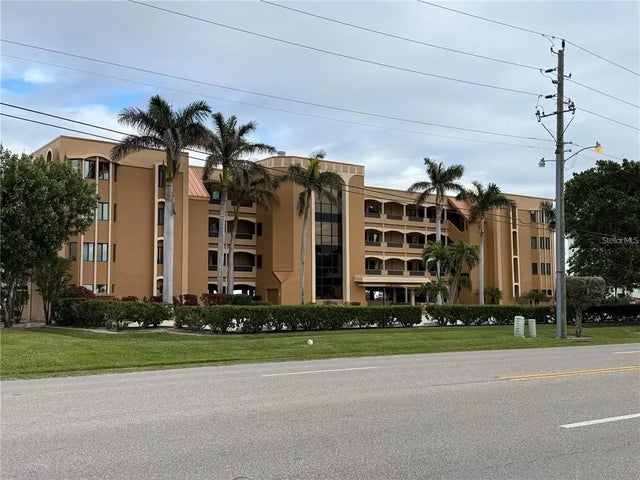 1601 Park Beach Circle 125/11, PUNTA GORDA
