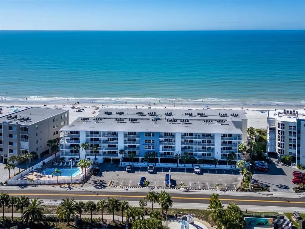 19610 Gulf Boulevard 303, INDIAN SHORES