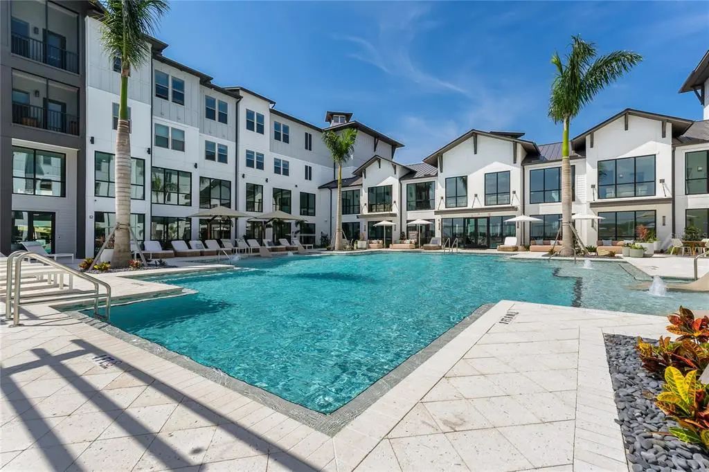 1420 Lakefront Drive 6411, SARASOTA