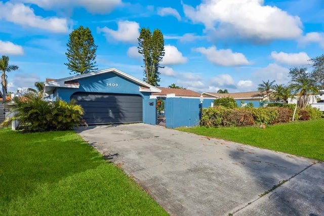 1409 Ne 49th Avenue Ne, ST PETERSBURG