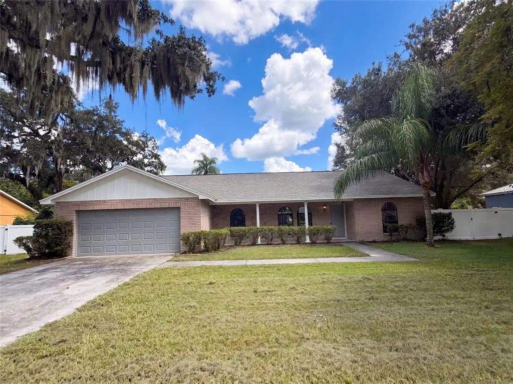 1711 Avant Street, VALRICO