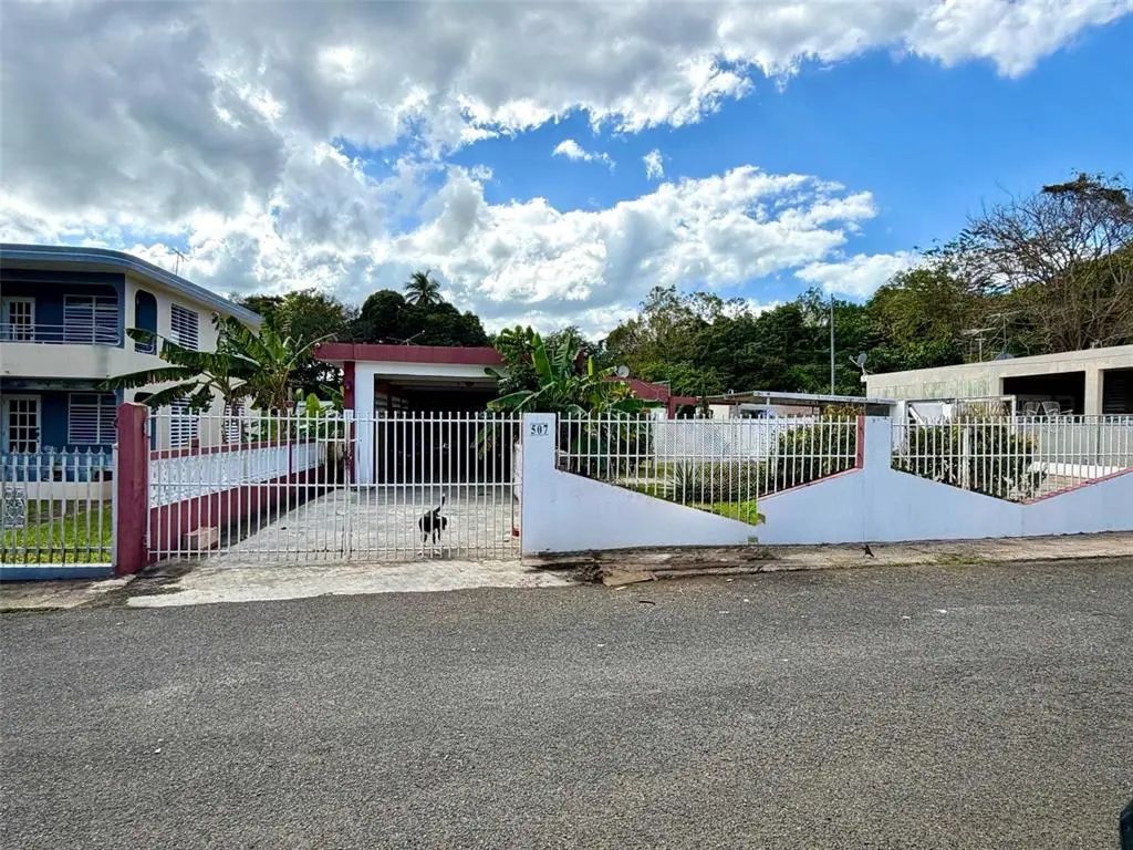 507 Vicenta Arroyo, MANATI