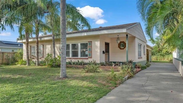 6077 8th Avenue N, ST PETERSBURG