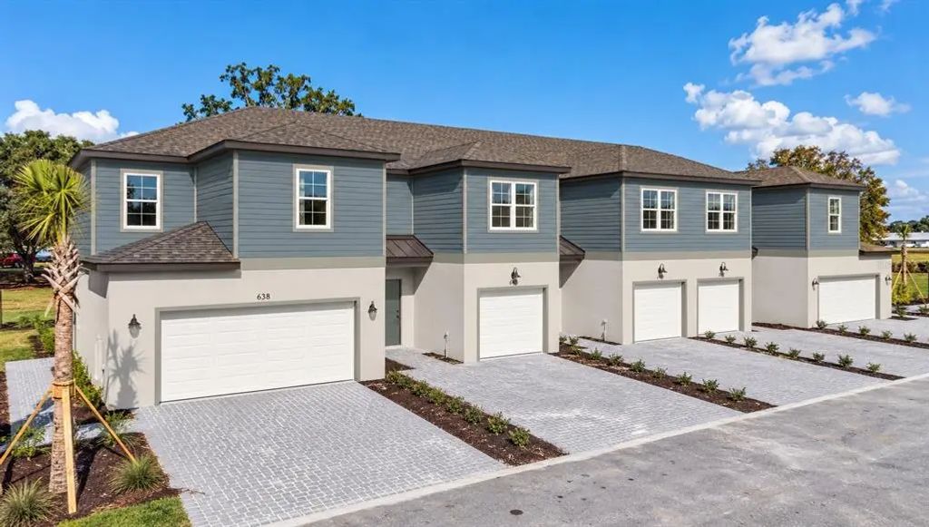 2286 Red Pine Court, EUSTIS