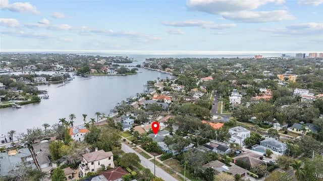 136 26th Avenue Ne, ST PETERSBURG