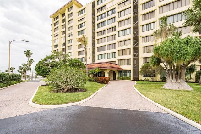 700 Island Way 504, CLEARWATER
