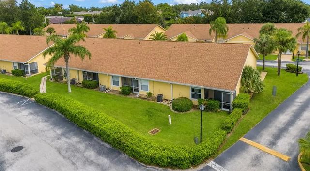 3200 Queen Palms Court, KISSIMMEE